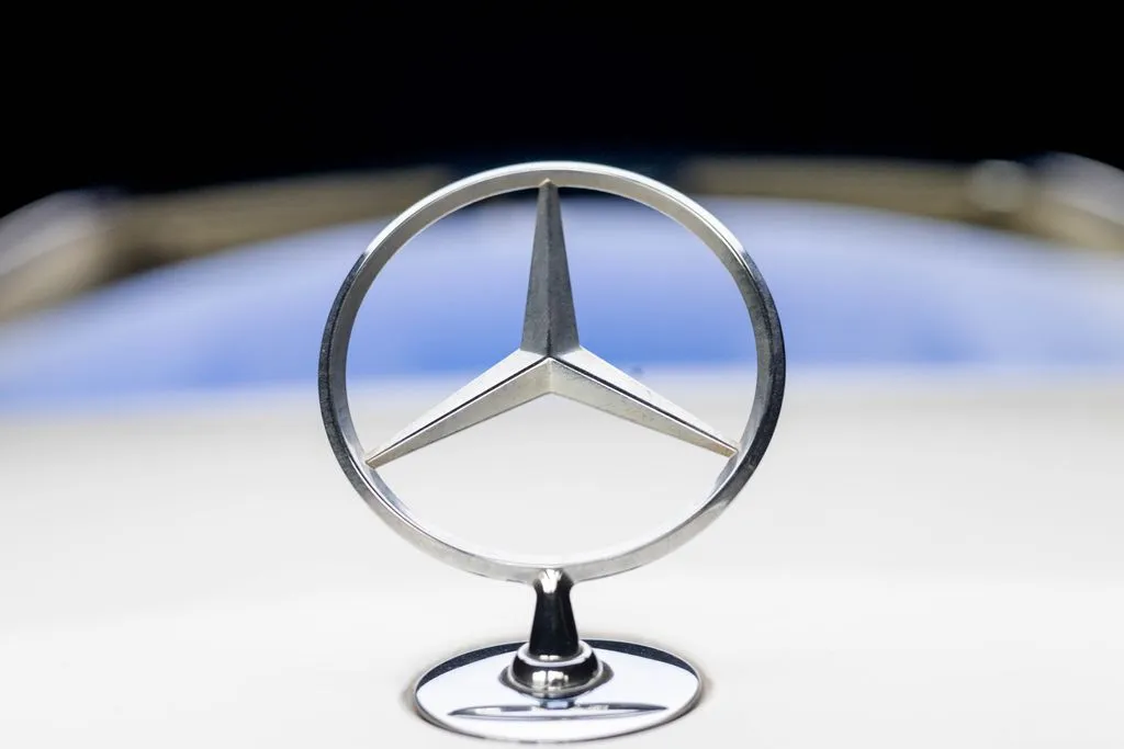 Mercedes-Benz S-Class photo 5