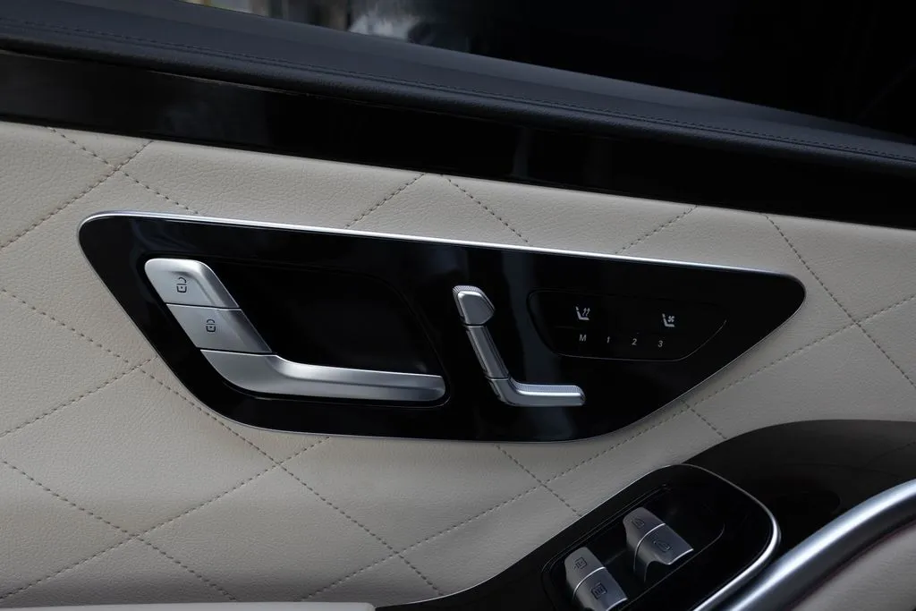 Mercedes-Benz S-Class photo 45