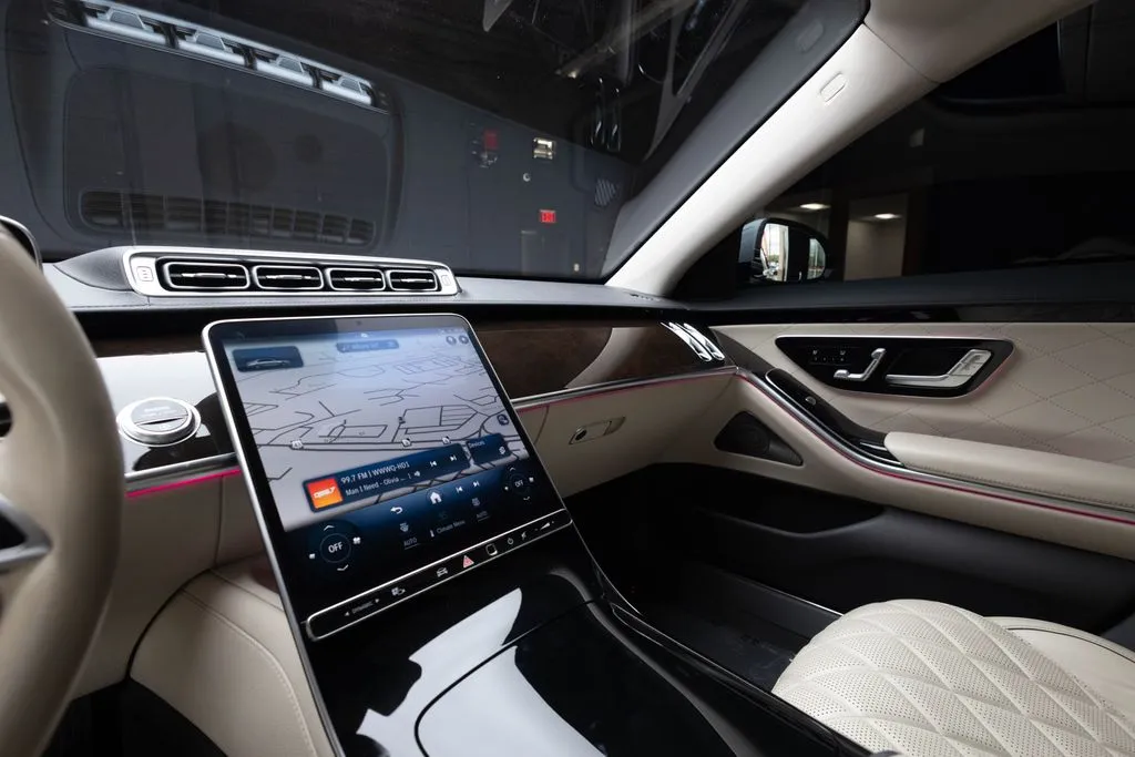 Mercedes-Benz S-Class photo 36