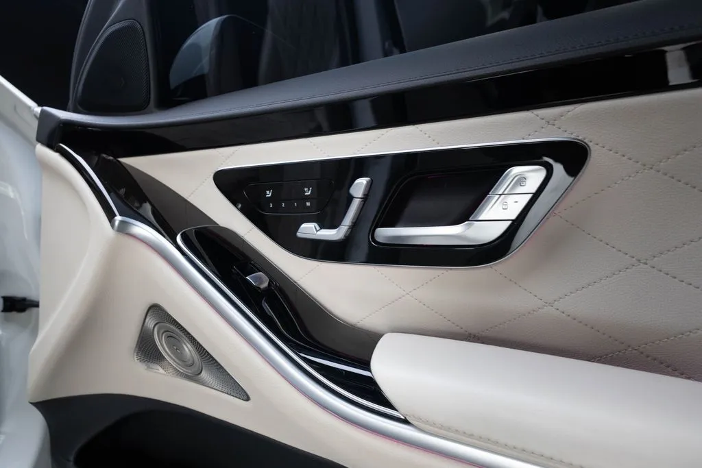 Mercedes-Benz S-Class photo 40