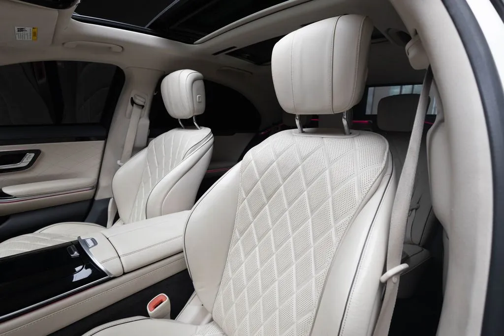 Mercedes-Benz S-Class photo 38