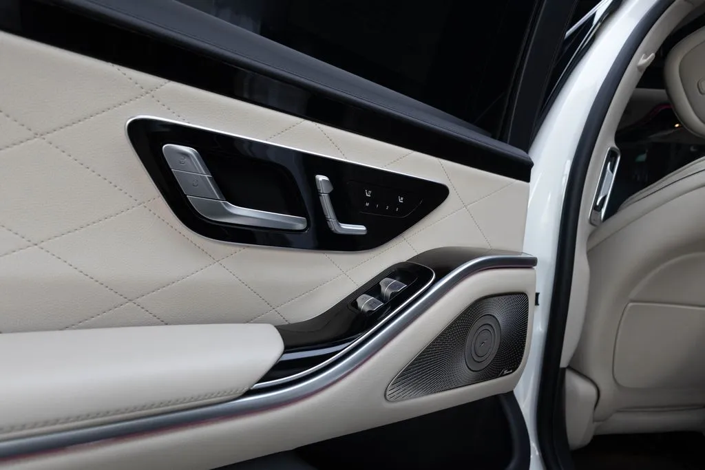 Mercedes-Benz S-Class photo 44