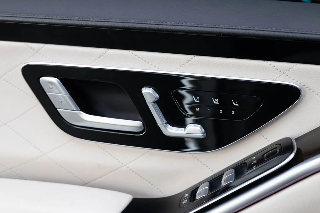 Mercedes-Benz S-Class photo 23