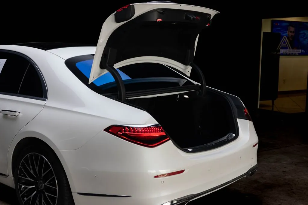 Mercedes-Benz S-Class photo 18