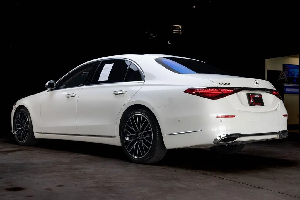 Mercedes-Benz S-Class photo 20