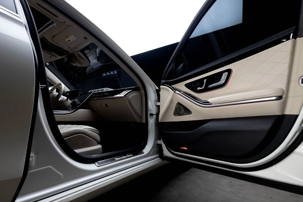 Mercedes-Benz S-Class photo 39