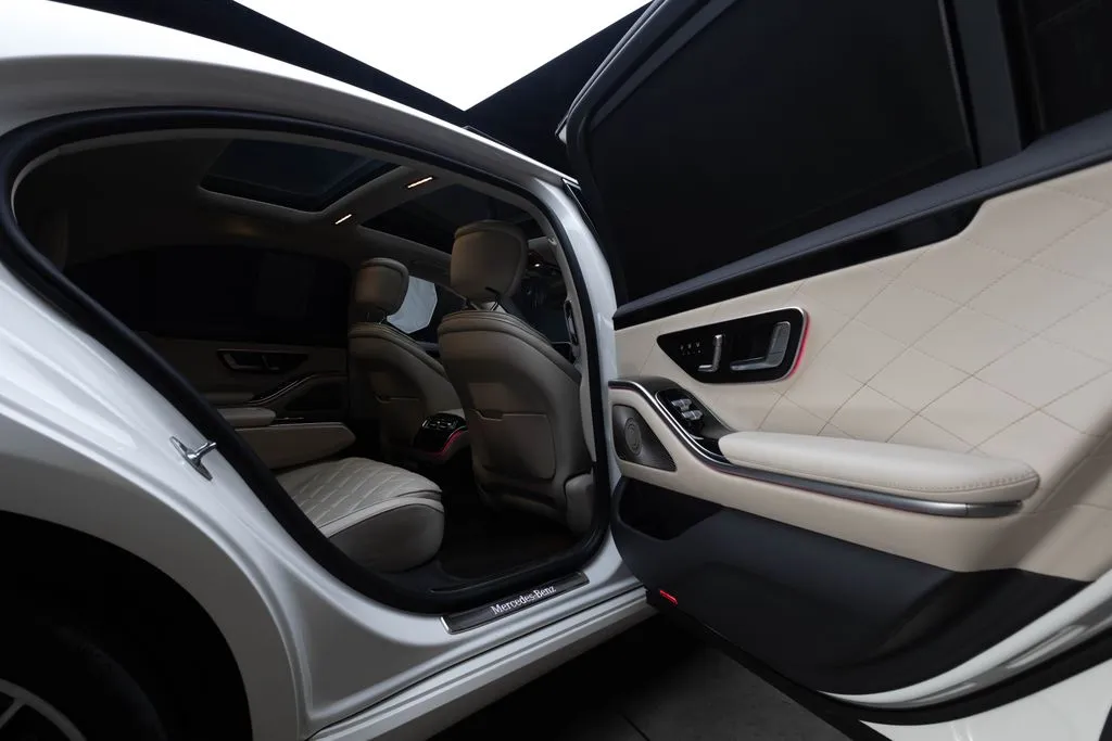 Mercedes-Benz S-Class photo 52