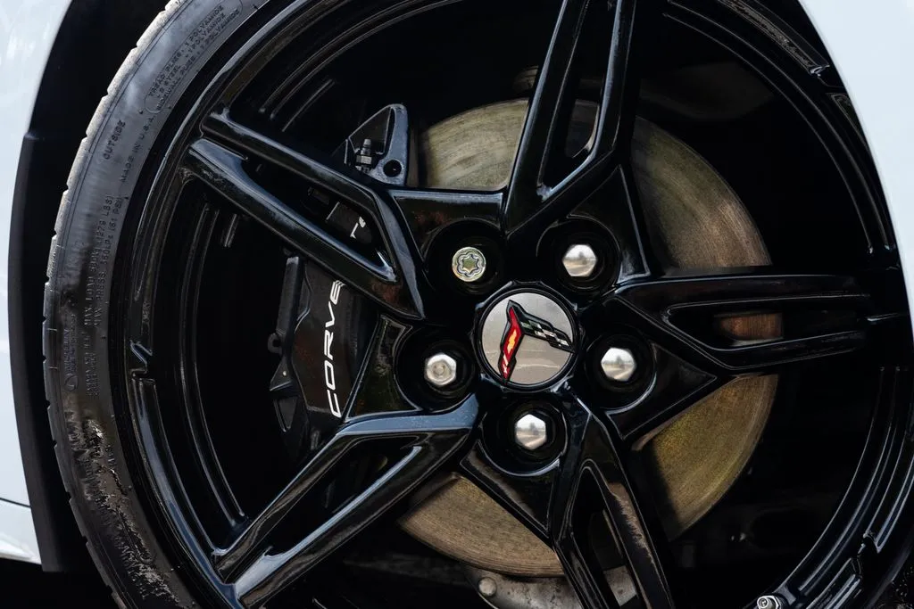 Chevrolet Corvette photo 8