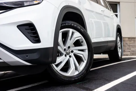 Photos of 2021 Volkswagen Atlas 3.6L V6 SE w/Technology for sale in Marietta, GA at Atlanta Autos
