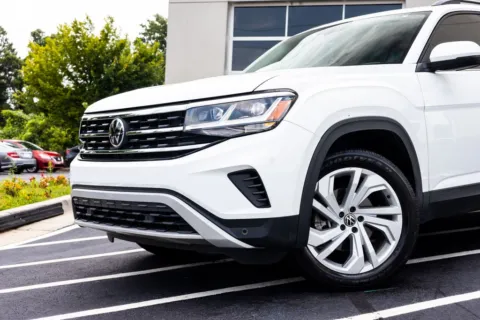 Another view of 2021 Volkswagen Atlas 3.6L V6 SE w/Technology for sale in Marietta, GA at Atlanta Autos