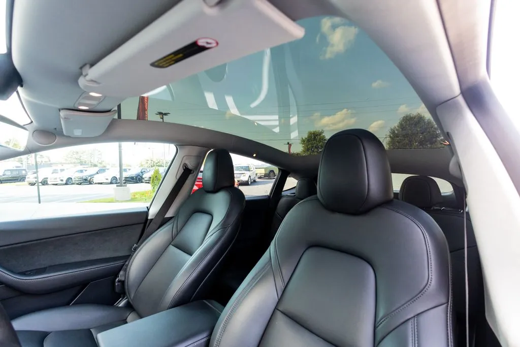 Tesla Model Y photo 40