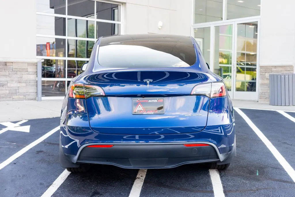 Tesla Model Y photo 15