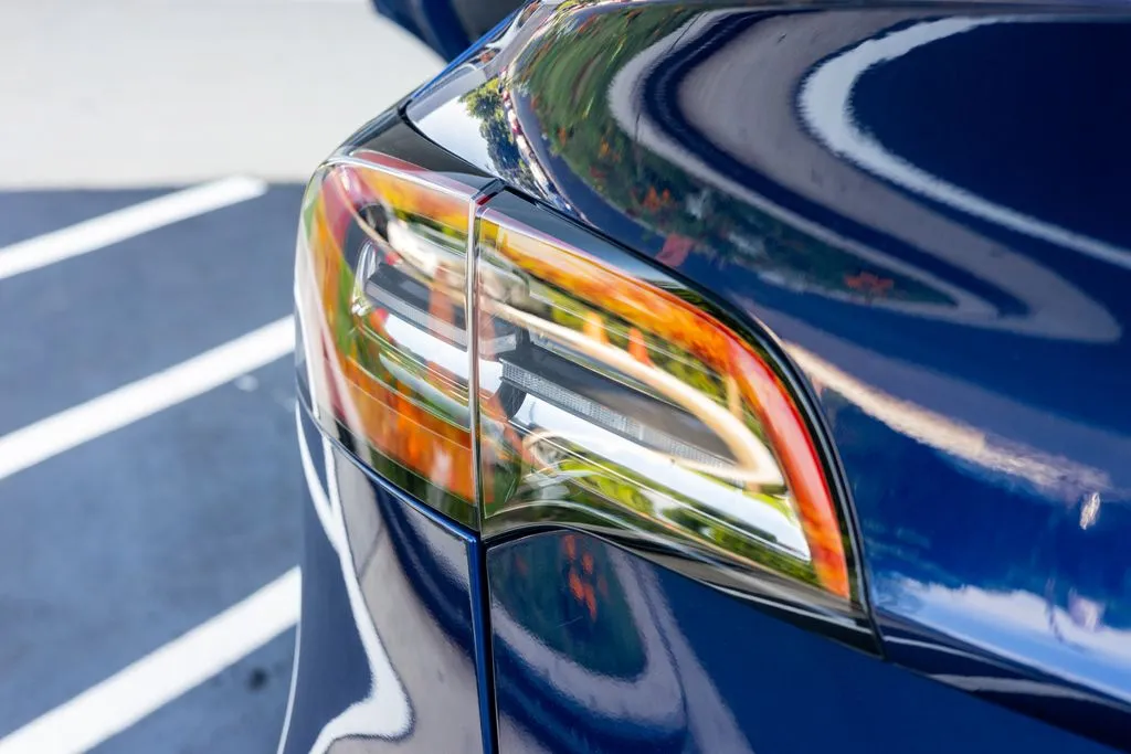 Tesla Model Y photo 19