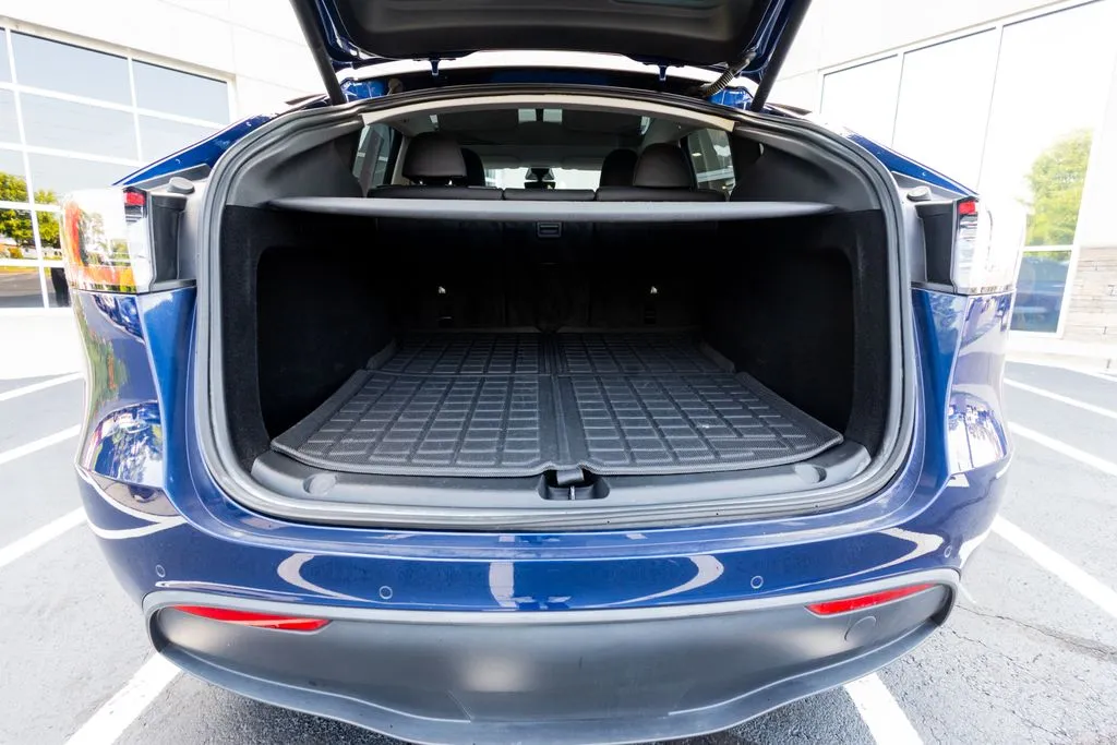 Tesla Model Y photo 58