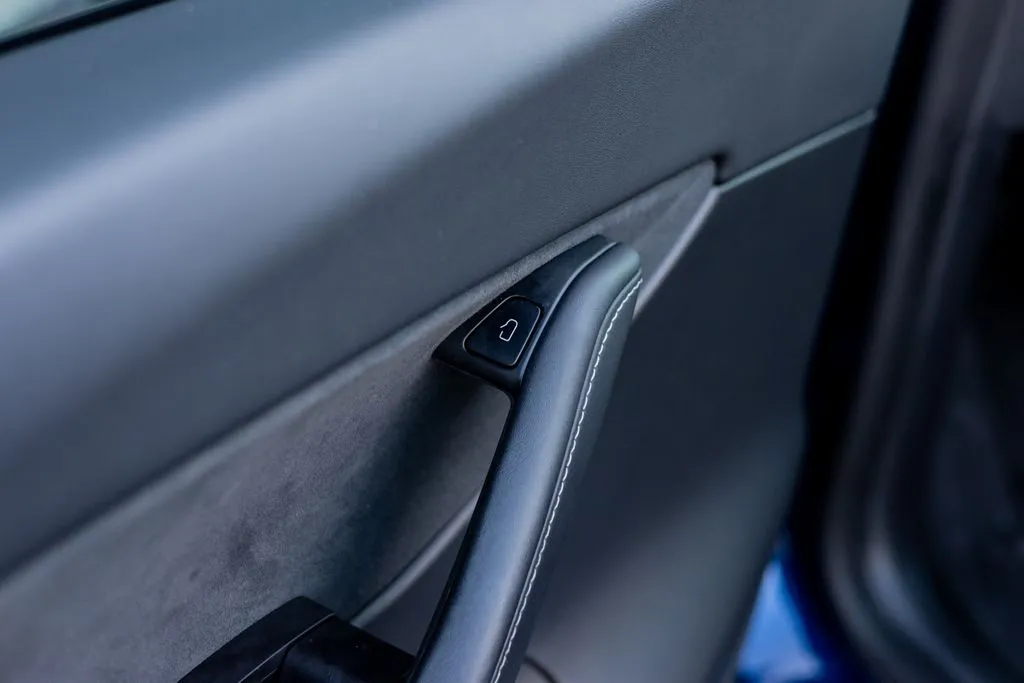 Tesla Model Y photo 22