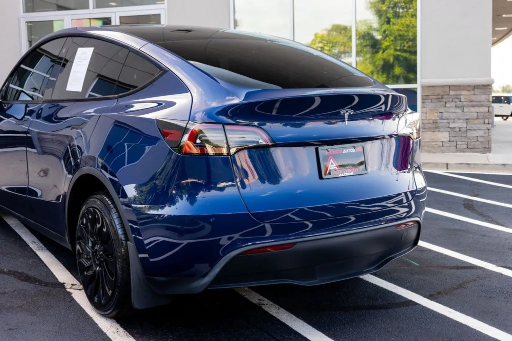 Tesla Model Y photo 56