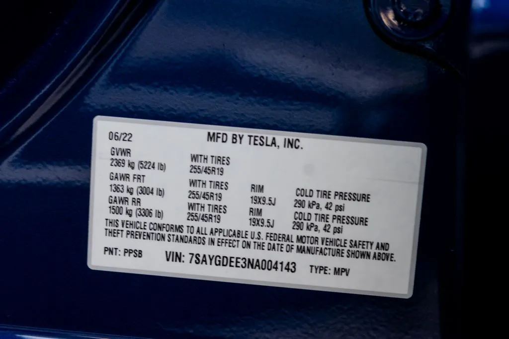 Tesla Model Y photo 61