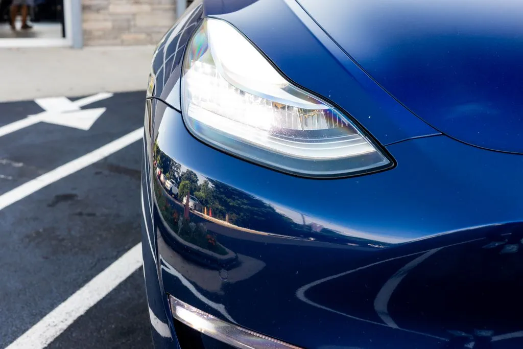 Tesla Model Y photo 8