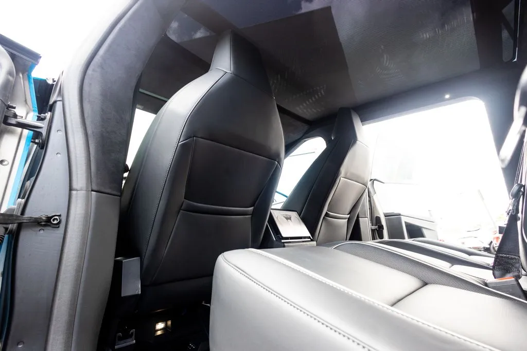 Tesla Cybertruck photo 42