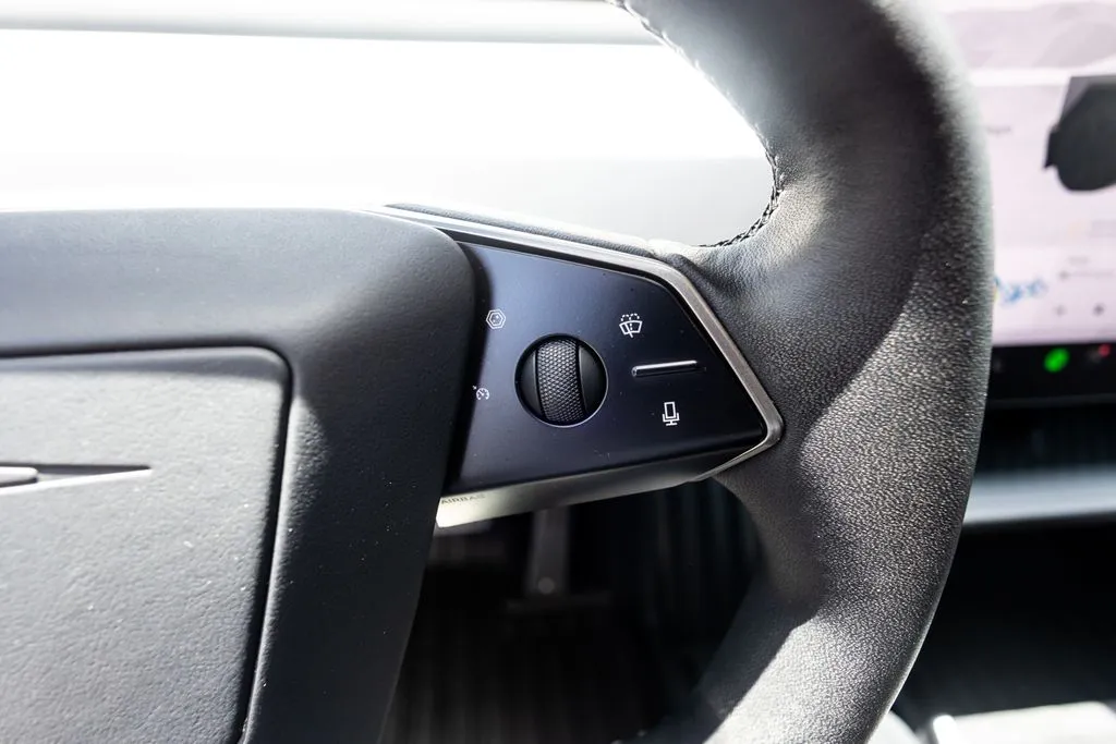 Tesla Cybertruck photo 21
