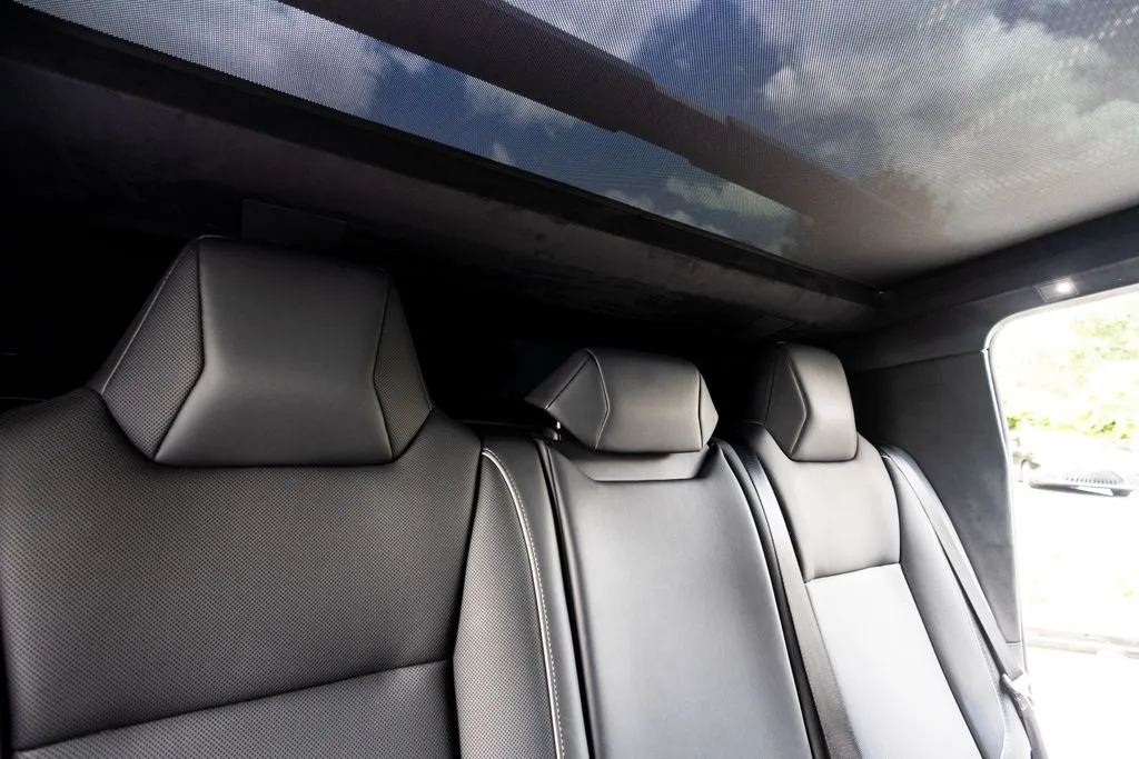 Tesla Cybertruck photo 44