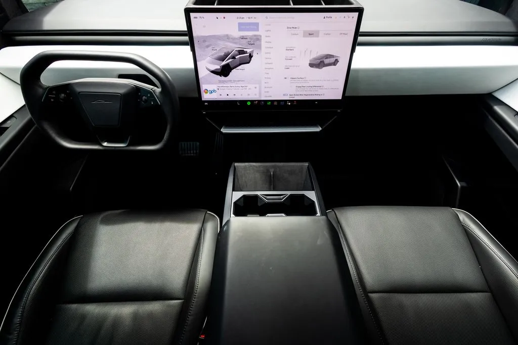 Tesla Cybertruck photo 33