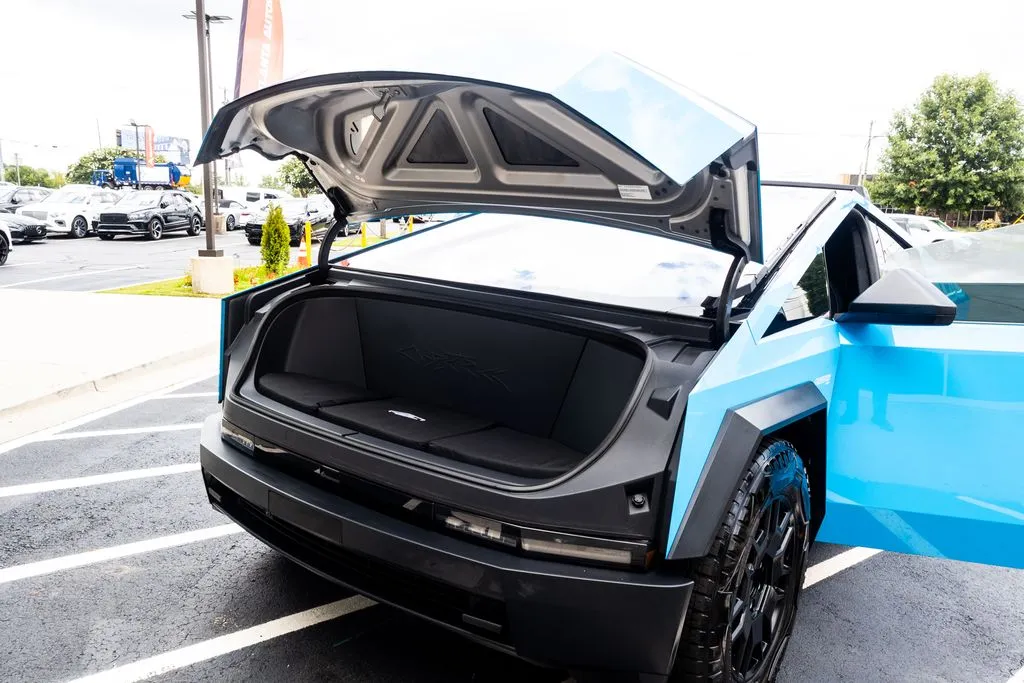 Tesla Cybertruck photo 50