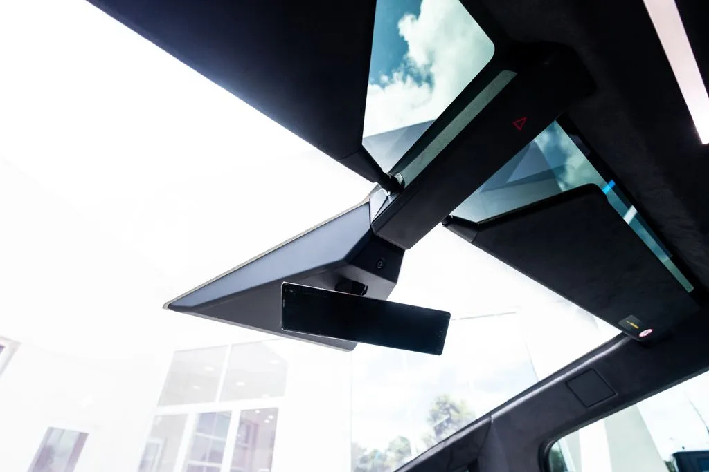 Tesla Cybertruck photo 29