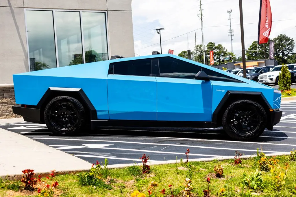 Tesla Cybertruck photo 7
