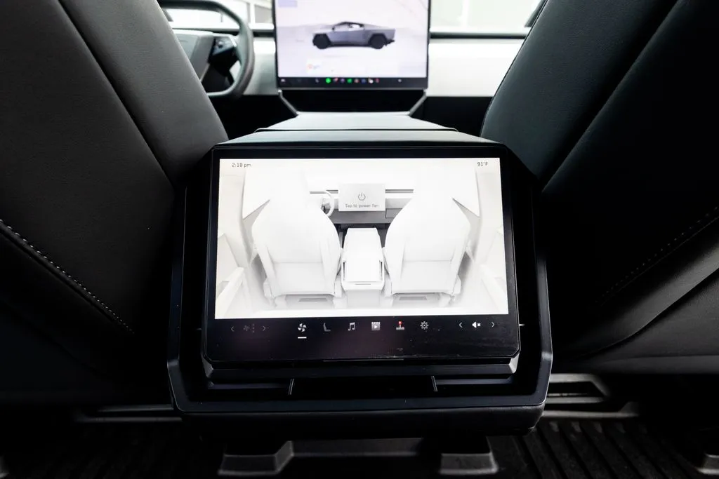 Tesla Cybertruck photo 43