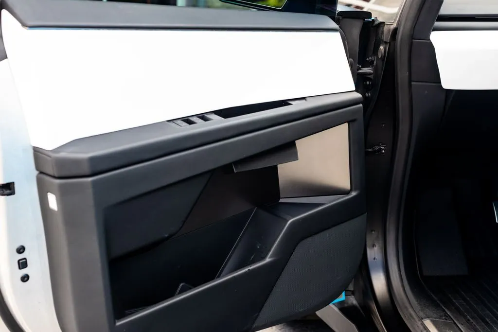 Tesla Cybertruck photo 15