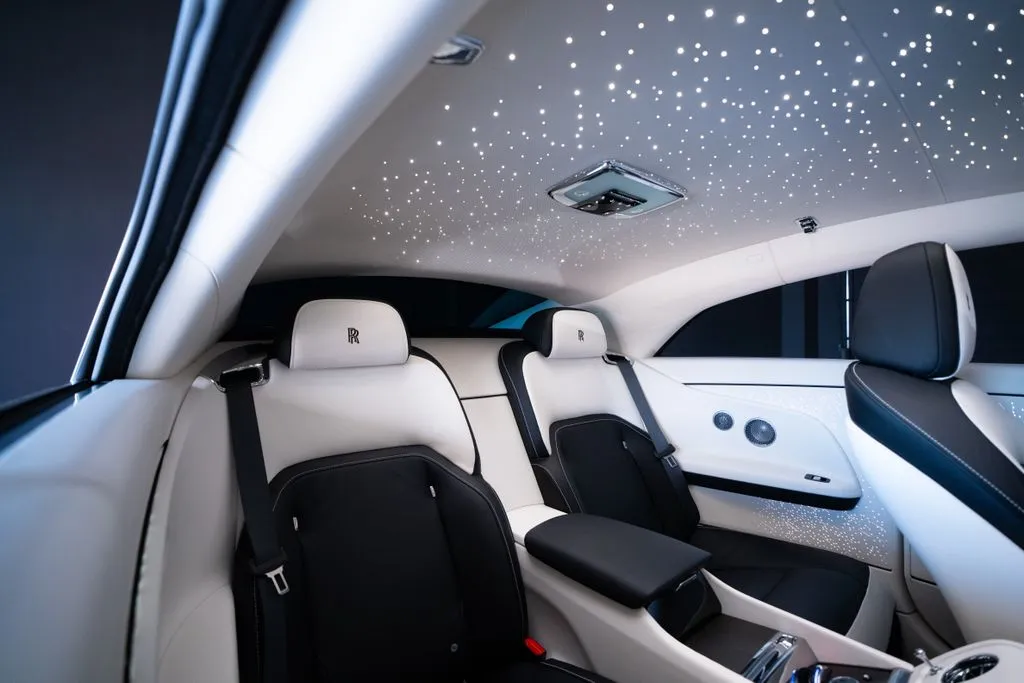 Rolls-Royce Spectre photo 56