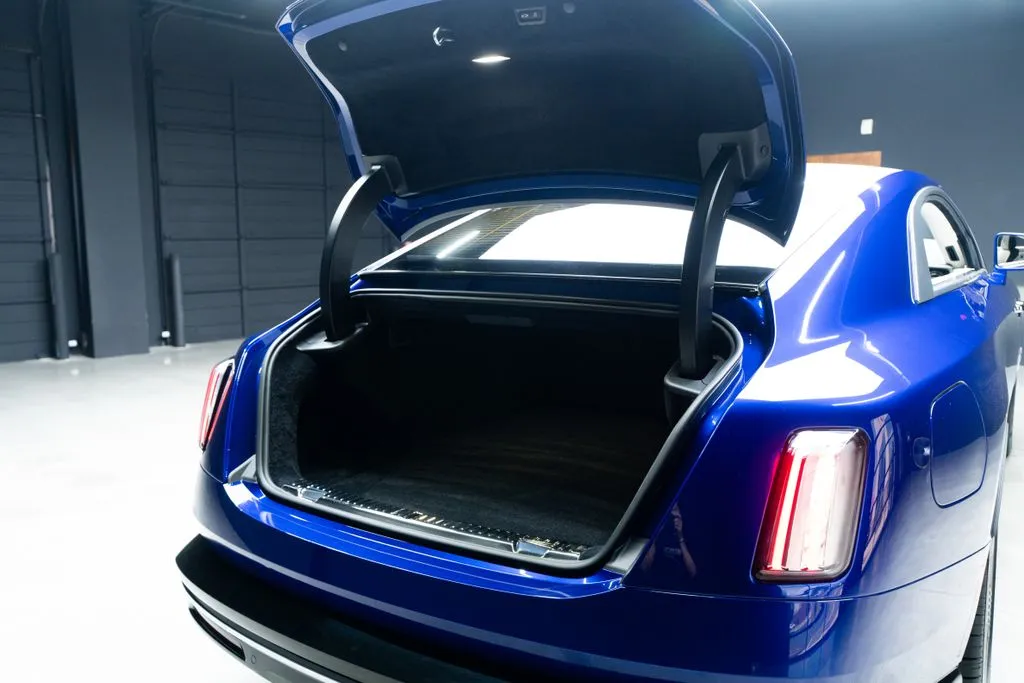 Rolls-Royce Spectre photo 58