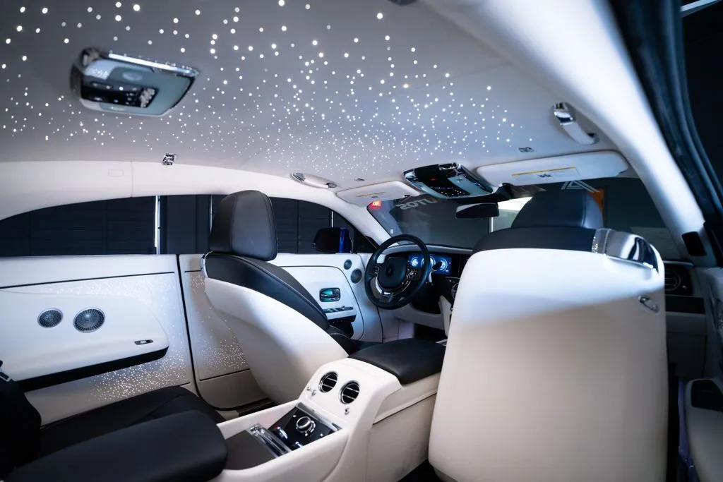 Rolls-Royce Spectre photo 57