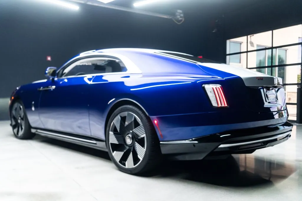 Rolls-Royce Spectre photo 21