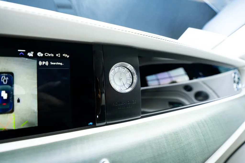 Rolls-Royce Spectre photo 44
