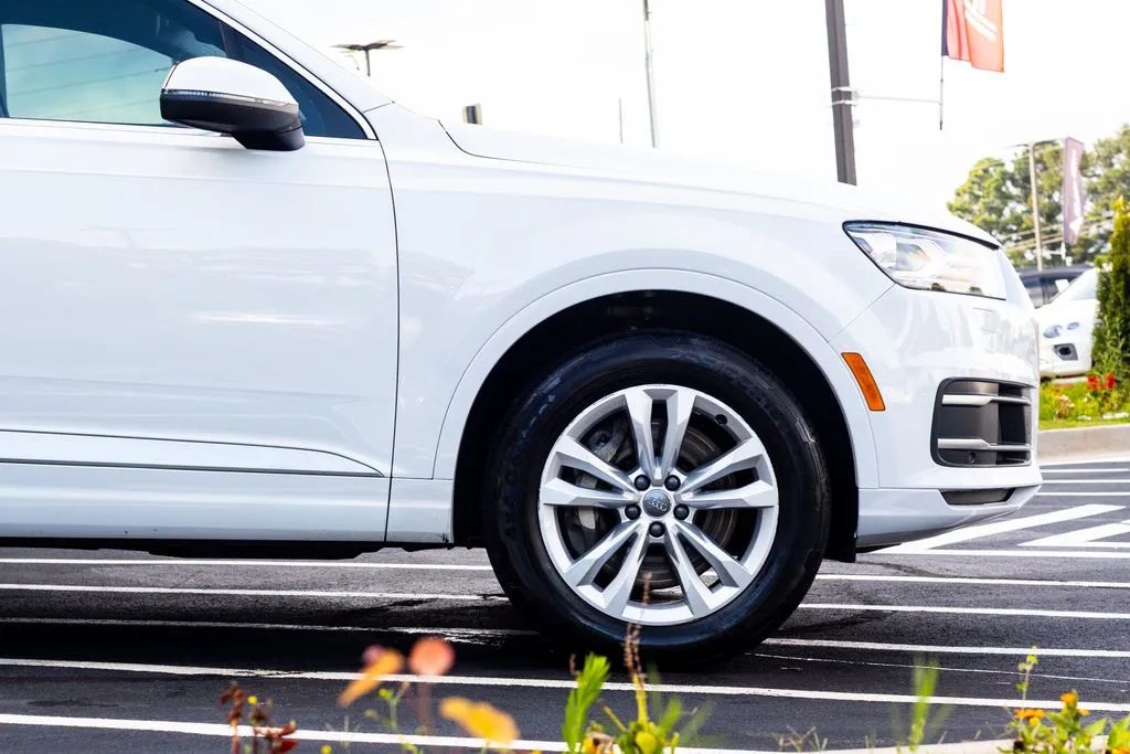 Audi Q7 photo 11