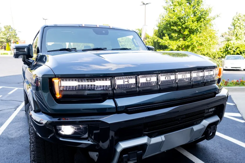 GMC Hummer EV Pickup photo 72