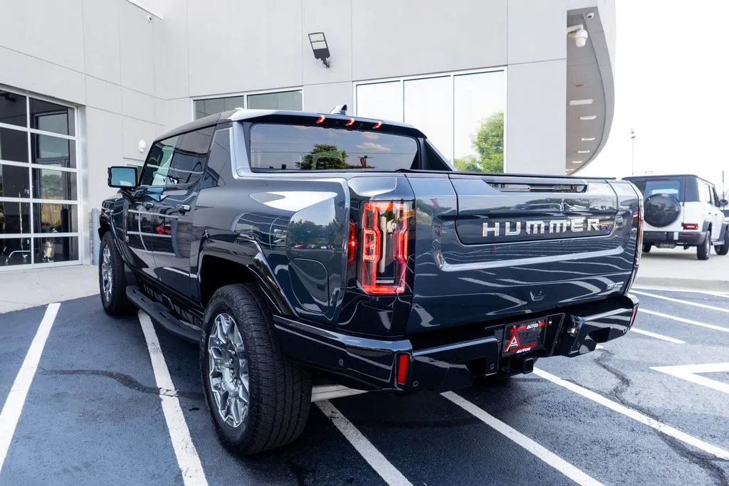 GMC Hummer EV Pickup photo 67