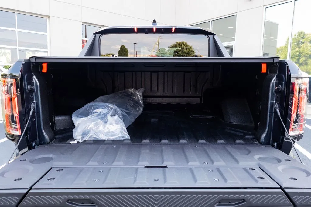 GMC Hummer EV Pickup photo 69