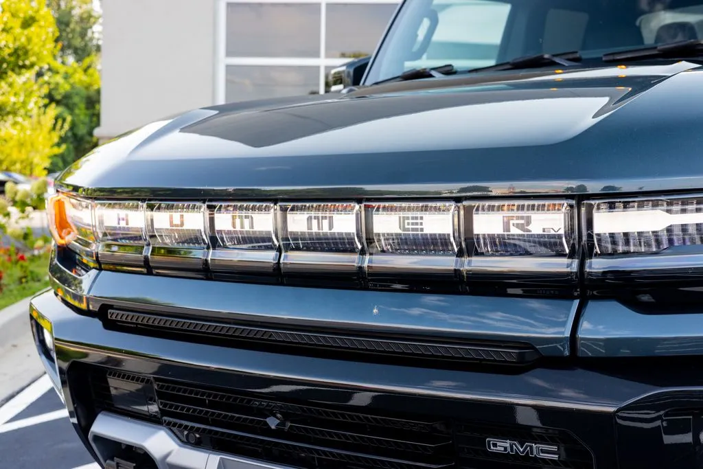 GMC Hummer EV Pickup photo 5