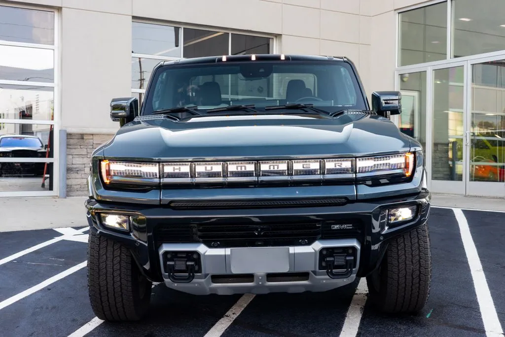 GMC Hummer EV Pickup photo 7