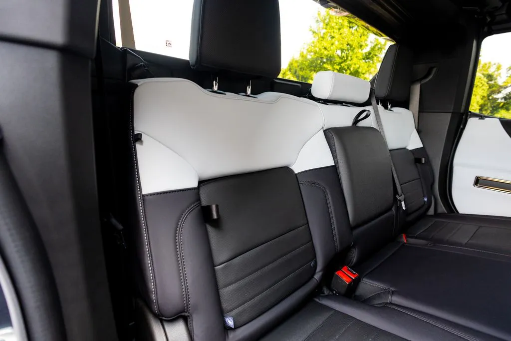 GMC Hummer EV Pickup photo 65