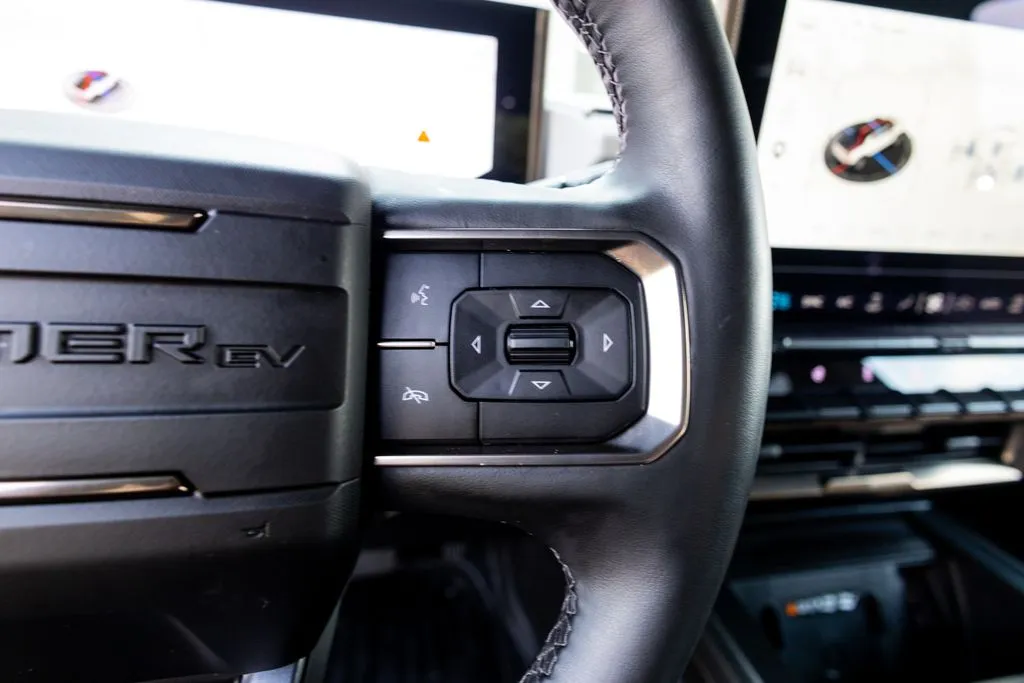 GMC Hummer EV Pickup photo 27