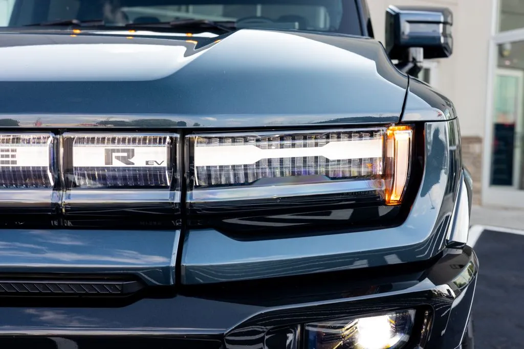GMC Hummer EV Pickup photo 6