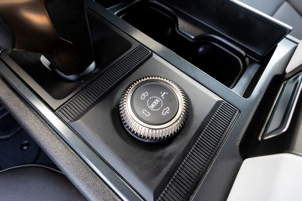 GMC Hummer EV Pickup photo 40
