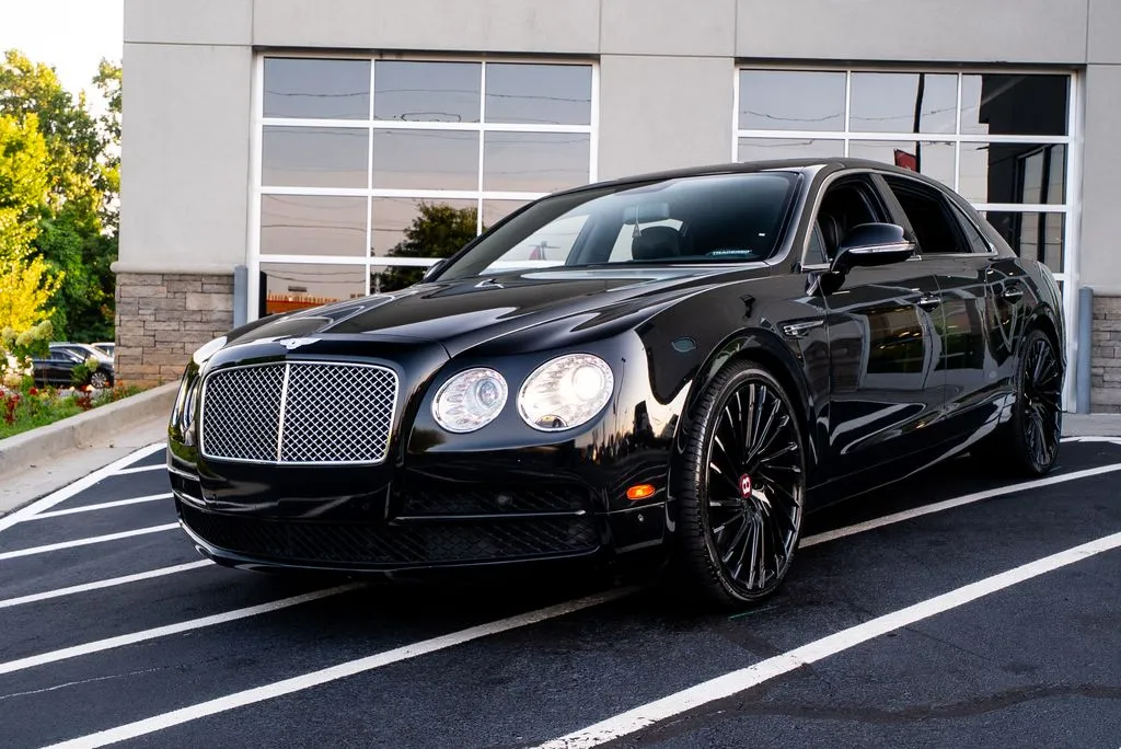 Bentley Flying Spur photo 2