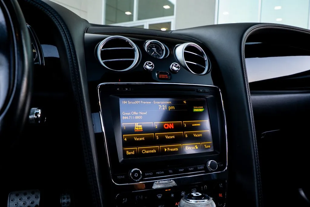 Bentley Flying Spur photo 26