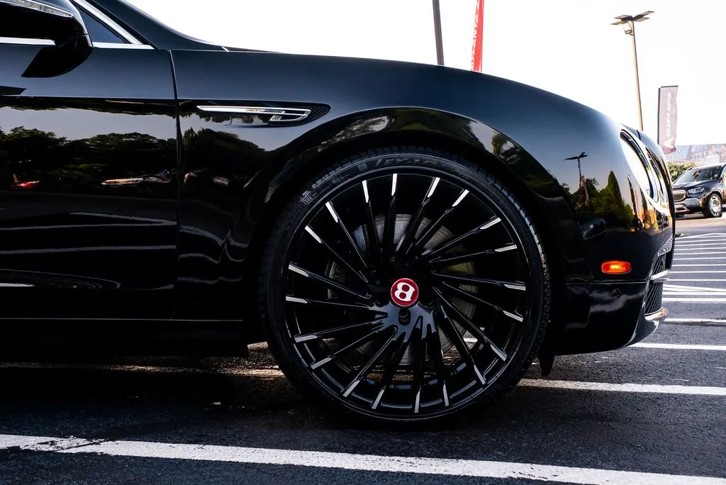 Bentley Flying Spur photo 7