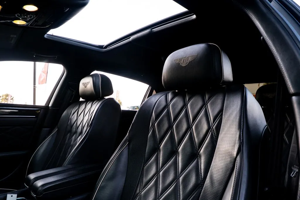 Bentley Flying Spur photo 20